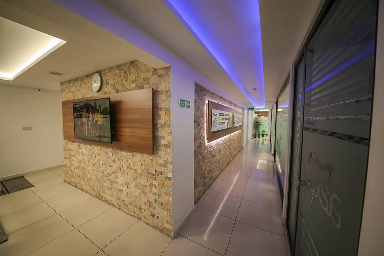 Aksa Diş Polikliniği - Cephe Detayları